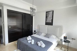Black White Modern Spacious