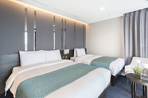 Centum Premier Hotel