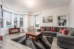 Cuthbert House - Donnini Apartments