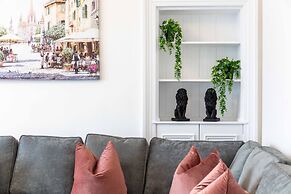 Cuthbert House - Donnini Apartments