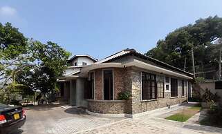 Galle Large Serviced Villa Near Beaches & Fort
