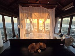 Full Moon Island Resort