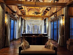 Full Moon Island Resort