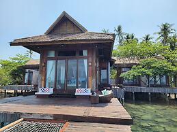 Full Moon Island Resort