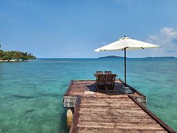 Full Moon Island Resort