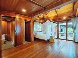 Full Moon Island Resort