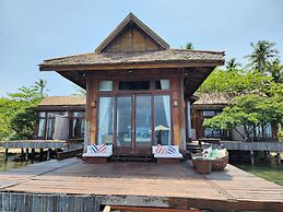 Full Moon Island Resort