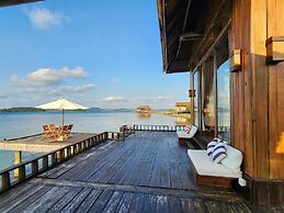 Full Moon Island Resort