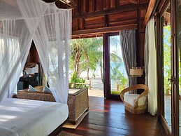 Full Moon Island Resort