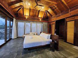 Full Moon Island Resort