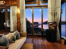 Full Moon Island Resort