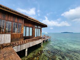 Full Moon Island Resort