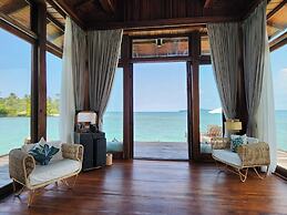 Full Moon Island Resort