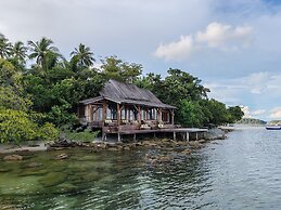 Full Moon Island Resort