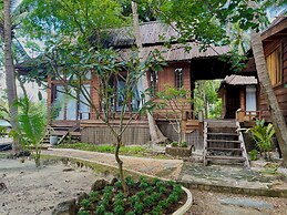 Full Moon Island Resort