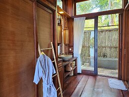 Full Moon Island Resort