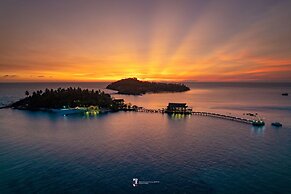 Full Moon Island Resort