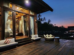 Full Moon Island Resort