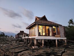 Full Moon Island Resort