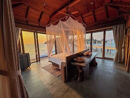 Full Moon Island Resort