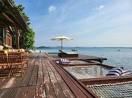 Full Moon Island Resort