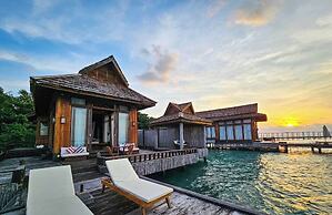 Full Moon Island Resort