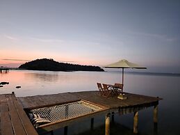 Full Moon Island Resort