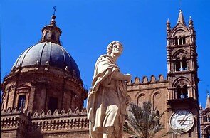 Terrace In The Historic Center In Palermo Pino