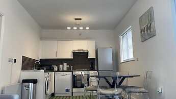 Beautiful 1-bed Apartment in Tipton