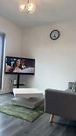 Beautiful 1-bed Apartment in Tipton