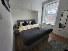 Dundee - 1 Bed - Sleeps 4 - Pet Friendly