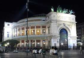 Terrace In The Historic Center In Palermo Rosa