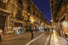 Terrace In The Historic Center In Palermo Rosa