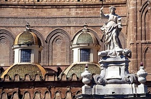 Terrace In The Historic Center In Palermo Rosa