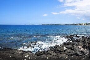 Alii Villas 218 1 Bedroom Condo by RedAwning