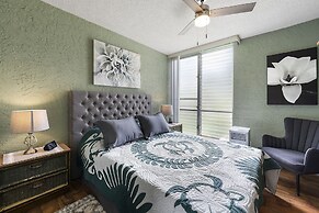Alii Villas 218 1 Bedroom Condo by RedAwning
