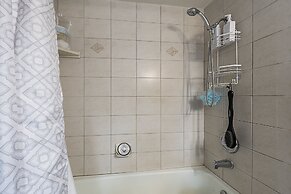 Alii Villas 218 1 Bedroom Condo by RedAwning