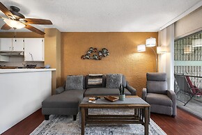 Alii Villas 218 1 Bedroom Condo by RedAwning