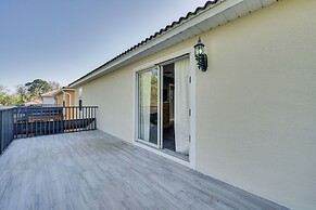 8 Mi to Disney: Family Home w/ Screened Lanai!