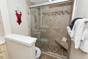 Beach House 505b 1 Bedroom Condo by RedAwning