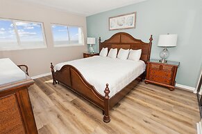 Beach House 505b 1 Bedroom Condo by RedAwning