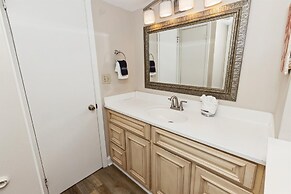 Beach House 505b 1 Bedroom Condo by RedAwning