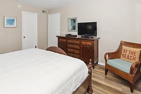 Beach House 505b 1 Bedroom Condo by RedAwning