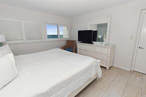 Beach House 402d 2 Bedroom Condo by RedAwning