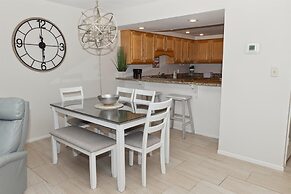 Beach House 402d 2 Bedroom Condo by RedAwning