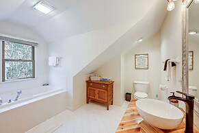 < 1 Mi to Marina: Ford Mountain Retreat w/ Deck