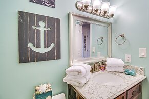 Gulf Shores Condo w/ Balcony: 2 Mi to Fort Morgan!