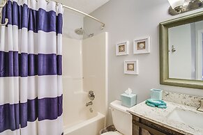 Gulf Shores Condo w/ Balcony: 2 Mi to Fort Morgan!