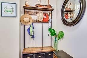 Gulf Shores Condo w/ Balcony: 2 Mi to Fort Morgan!