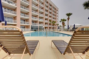 Gulf Shores Condo w/ Balcony: 2 Mi to Fort Morgan!